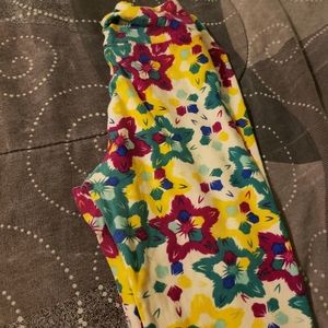 Lularoe leggings flower design
